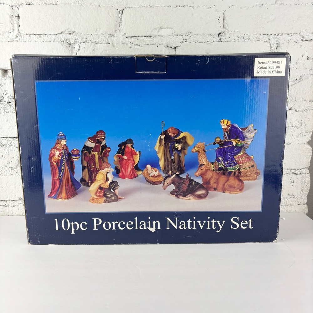 Vintage 10pc Porcelain Nativity Set